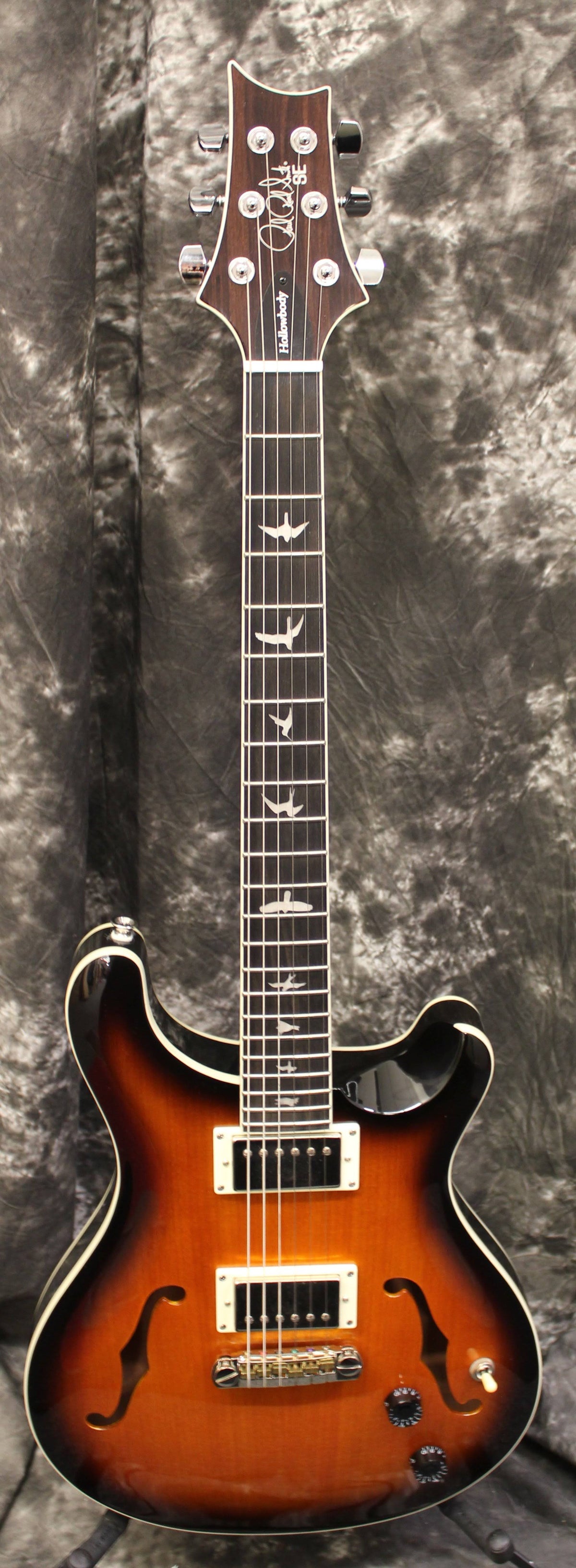 Hollowbody Tobacco Sunburst Guitar R980