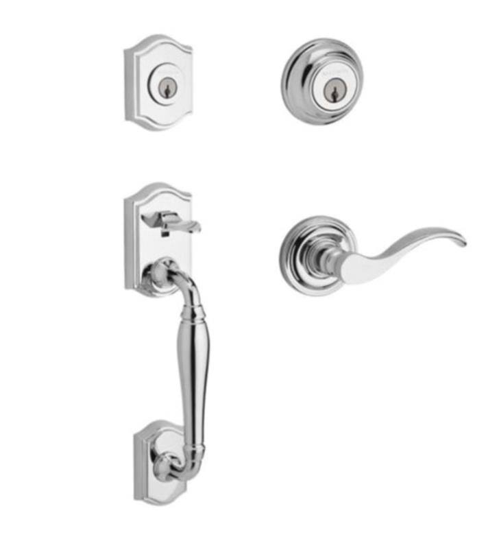 Polished Brass Handleset with Left Handed Curve Lever and Traditional Round Rose B7884