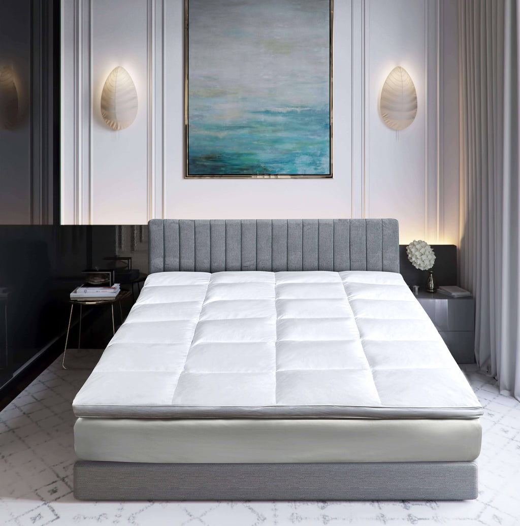 White California King Featherbed C784089