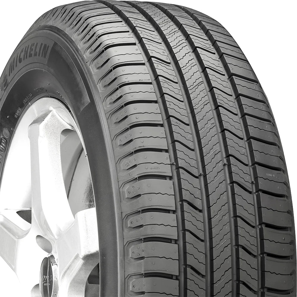 All-Season 205/55R16 91H Tire A693735